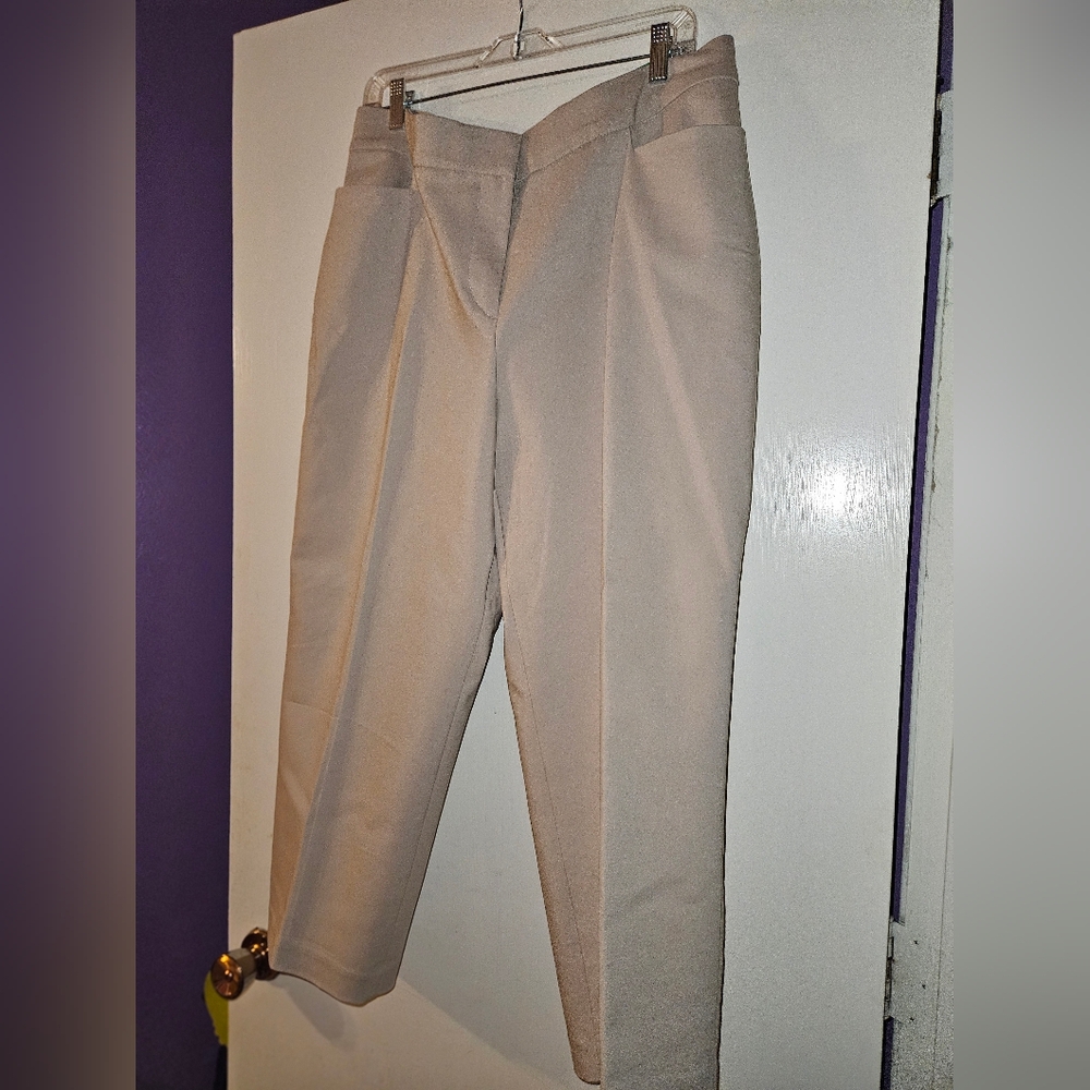 Women's Khaki cropped pants